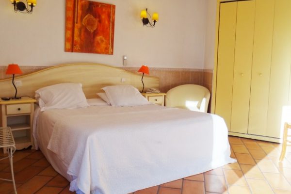 chambre-superieure-n14-1920x1080-1lit-700x485